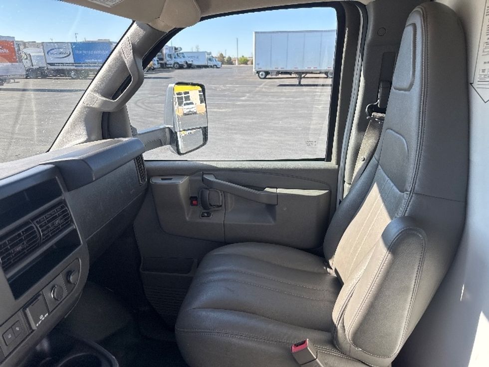 Light Duty Box Truck-Light and Medium Duty Trucks-GMC-2021-Savana G33903-Denver-CO-73,867\n\t\tmiles-$ 34,250 - Image 19