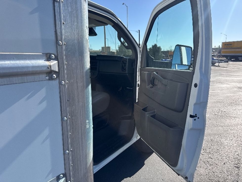 Light Duty Box Truck-Light and Medium Duty Trucks-GMC-2021-Savana G33903-Denver-CO-73,867\n\t\tmiles-$ 34,250 - Image 20