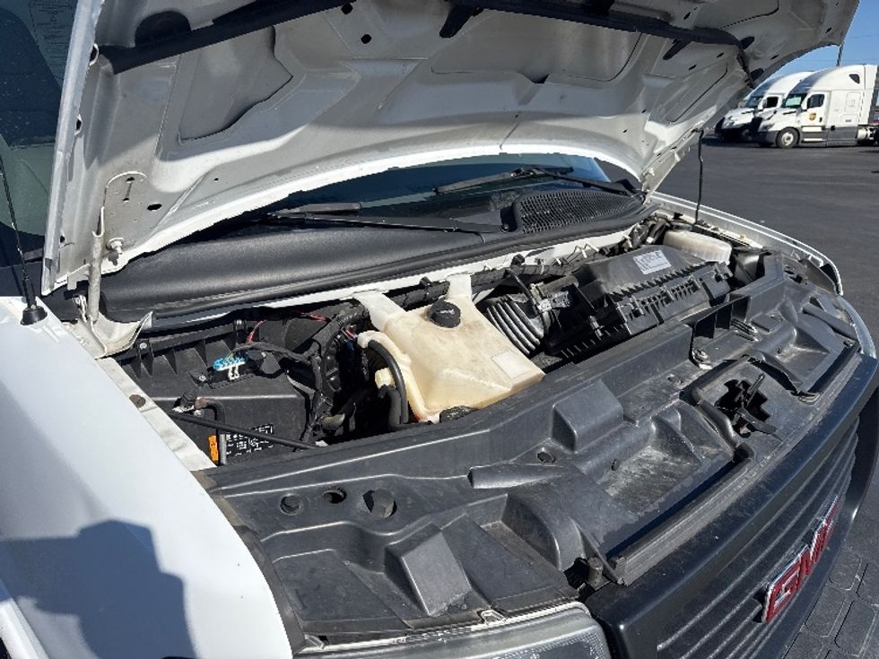 Light Duty Box Truck-Light and Medium Duty Trucks-GMC-2021-Savana G33903-Denver-CO-73,867\n\t\tmiles-$ 34,250 - Image 23