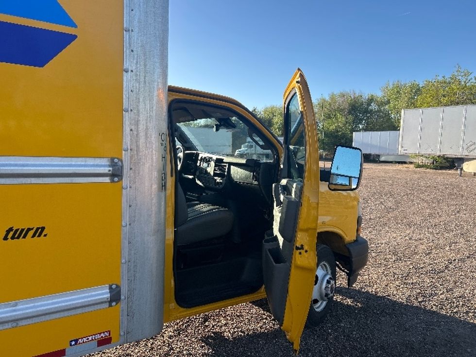Light Duty Box Truck-Light and Medium Duty Trucks-GMC-2021-Savana G33903-Denver-CO-80,889\n\t\tmiles-$ 28,500 - Image 18