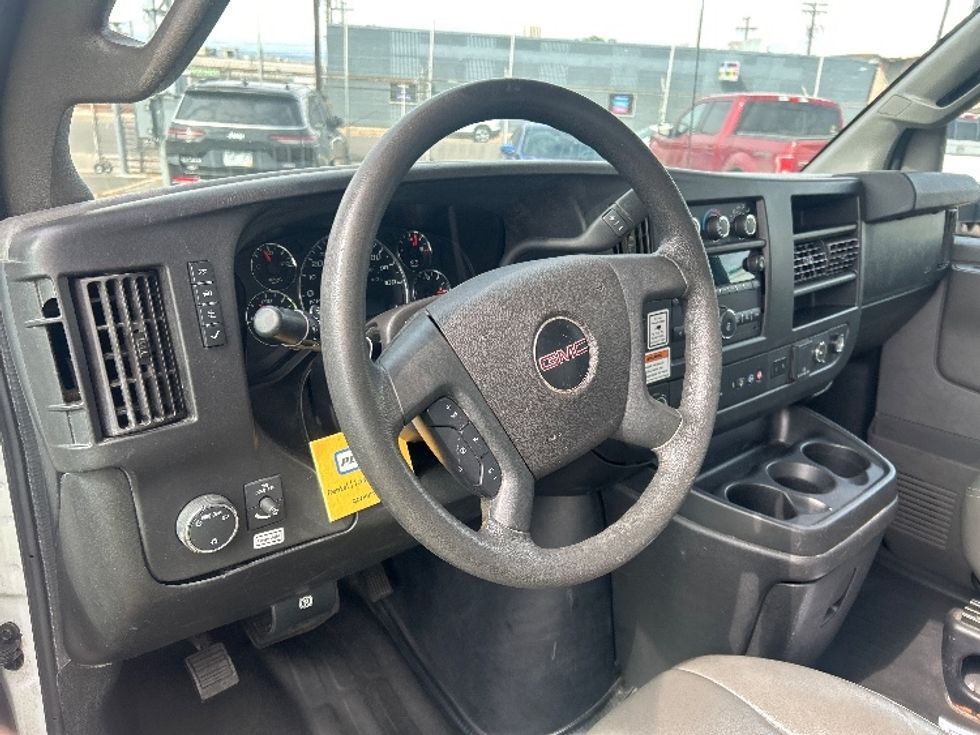 Light Duty Box Truck-Light and Medium Duty Trucks-GMC-2021-Savana G33903-Denver-CO-93,986\n\t\tmiles-$ 29,500 - Image 15