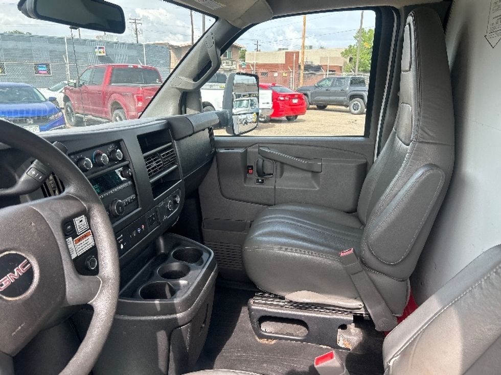 Light Duty Box Truck-Light and Medium Duty Trucks-GMC-2021-Savana G33903-Denver-CO-93,986\n\t\tmiles-$ 29,500 - Image 17