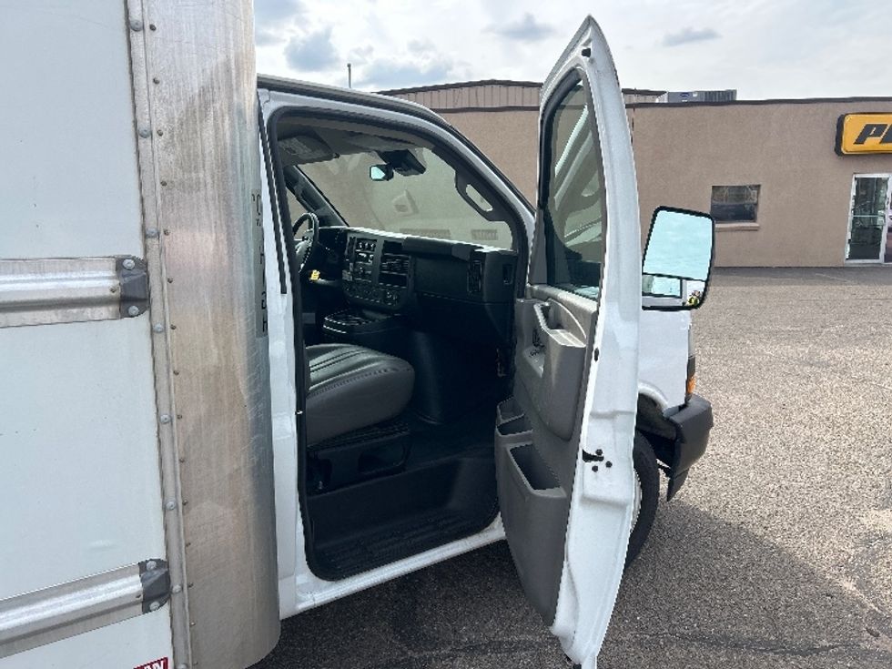 Light Duty Box Truck-Light and Medium Duty Trucks-GMC-2021-Savana G33903-Denver-CO-93,986\n\t\tmiles-$ 29,500 - Image 18