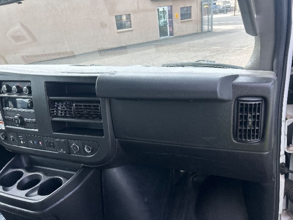 Light Duty Box Truck-Light and Medium Duty Trucks-GMC-2021-Savana G33903-Denver-CO-93,986\n\t\tmiles-$ 29,500 - Image 19