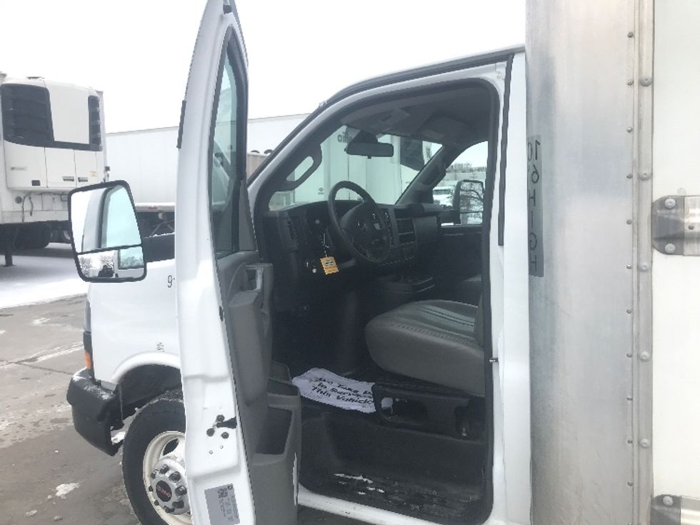 Light Duty Box Truck-Light and Medium Duty Trucks-GMC-2021-Savana G33903-Des Moines-IA-104,958\n\t\tmiles-$ 28,750 - Image 14