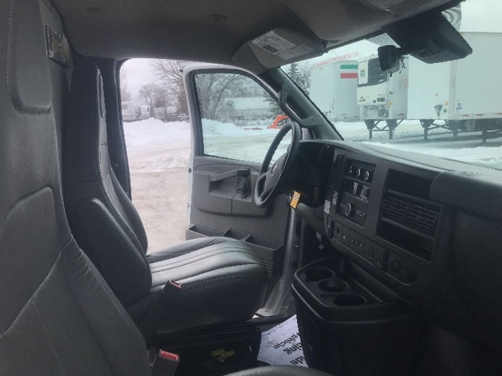 Light Duty Box Truck-Light and Medium Duty Trucks-GMC-2021-Savana G33903-Des Moines-IA-104,958\n\t\tmiles-$ 28,750 - Image 21