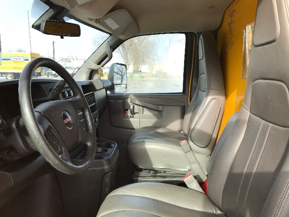 Light Duty Box Truck-Light and Medium Duty Trucks-GMC-2021-Savana G33903-Des Moines-IA-88,370\n\t\tmiles-$ 27,500 - Image 19