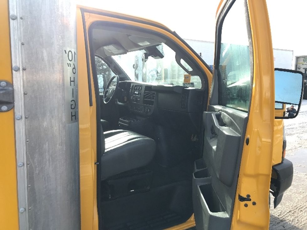 Light Duty Box Truck-Light and Medium Duty Trucks-GMC-2021-Savana G33903-Des Moines-IA-88,370\n\t\tmiles-$ 27,500 - Image 20