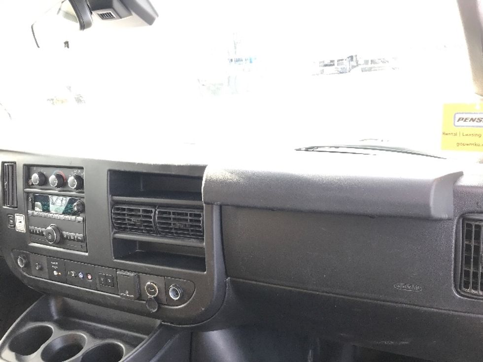 Light Duty Box Truck-Light and Medium Duty Trucks-GMC-2021-Savana G33903-Des Moines-IA-88,370\n\t\tmiles-$ 27,500 - Image 21