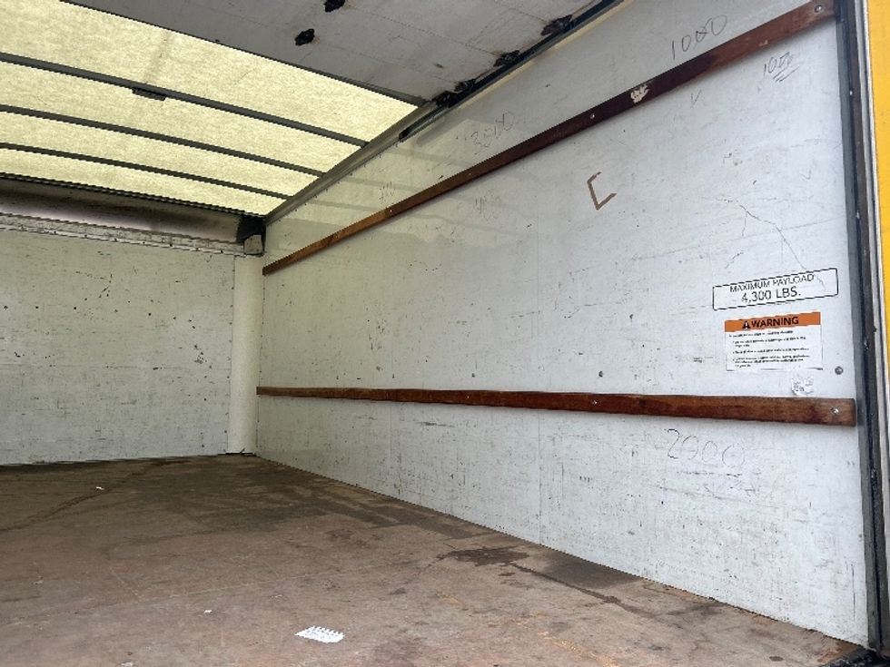 Light Duty Box Truck-Light and Medium Duty Trucks-GMC-2021-Savana G33903-Des Moines-IA-91,326\n\t\tmiles-$ 27,250 - Image 10