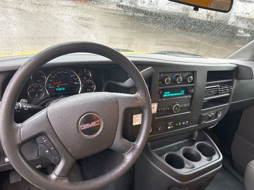 Light Duty Box Truck-Light and Medium Duty Trucks-GMC-2021-Savana G33903-Des Moines-IA-91,326\n\t\tmiles-$ 27,250 - Image 15