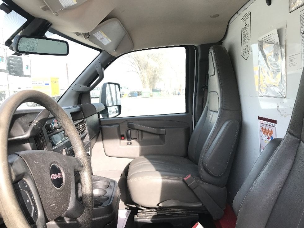 Light Duty Box Truck-Light and Medium Duty Trucks-GMC-2021-Savana G33903-Des Moines-IA-94,311\n\t\tmiles-$ 29,750 - Image 19