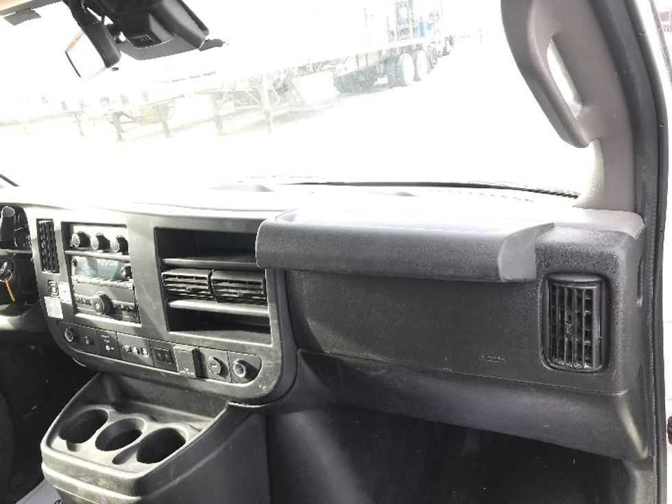 Light Duty Box Truck-Light and Medium Duty Trucks-GMC-2021-Savana G33903-Des Moines-IA-94,311\n\t\tmiles-$ 29,750 - Image 21