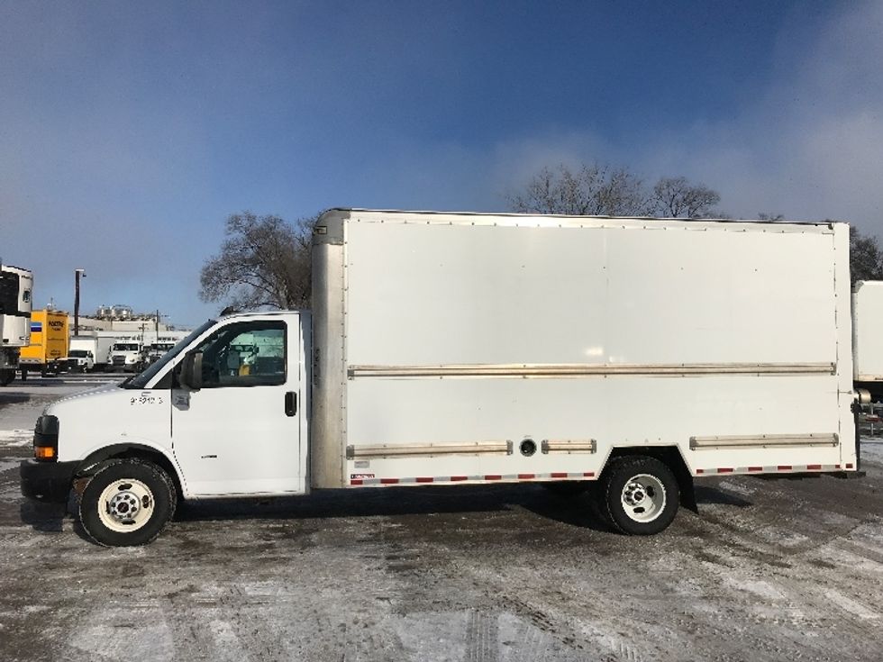 Light Duty Box Truck-Light and Medium Duty Trucks-GMC-2021-Savana G33903-Des Moines-IA-94,311\n\t\tmiles-$ 29,750 - Image 4