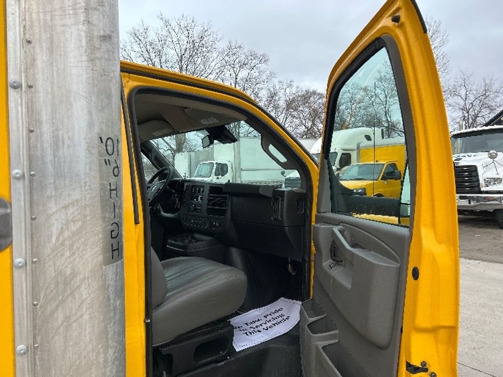 Light Duty Box Truck-Light and Medium Duty Trucks-GMC-2021-Savana G33903-Des Moines-IA-94,437\n\t\tmiles-$ 26,750 - Image 20