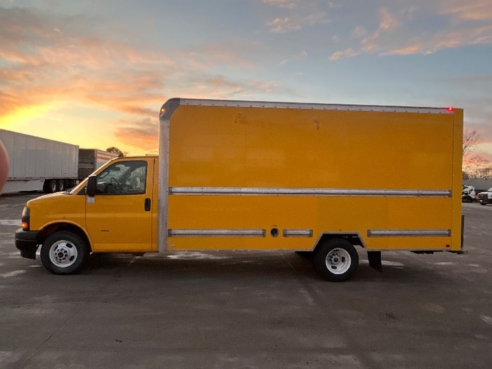 Light Duty Box Truck-Light and Medium Duty Trucks-GMC-2021-Savana G33903-Des Moines-IA-94,437\n\t\tmiles-$ 26,750 - Image 4