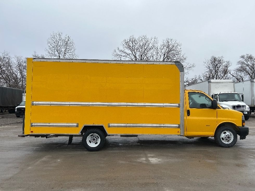 Light Duty Box Truck-Light and Medium Duty Trucks-GMC-2021-Savana G33903-Des Moines-IA-94,753\n\t\tmiles-$ 26,750 - Image 12