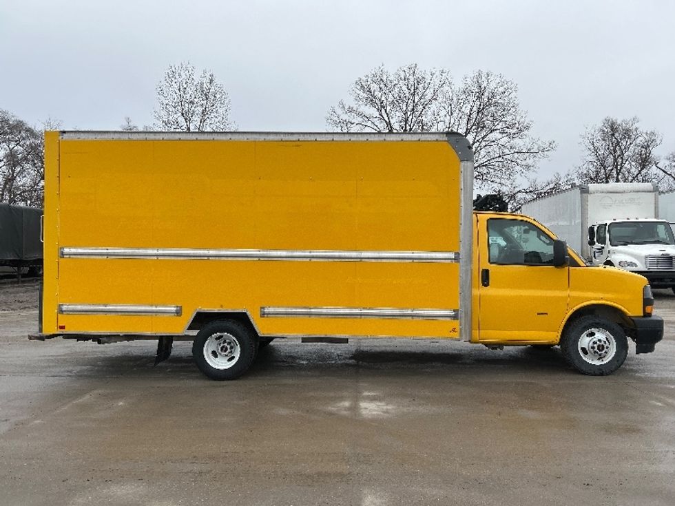 Light Duty Box Truck-Light and Medium Duty Trucks-GMC-2021-Savana G33903-Des Moines-IA-94,753\n\t\tmiles-$ 26,750 - Image 13