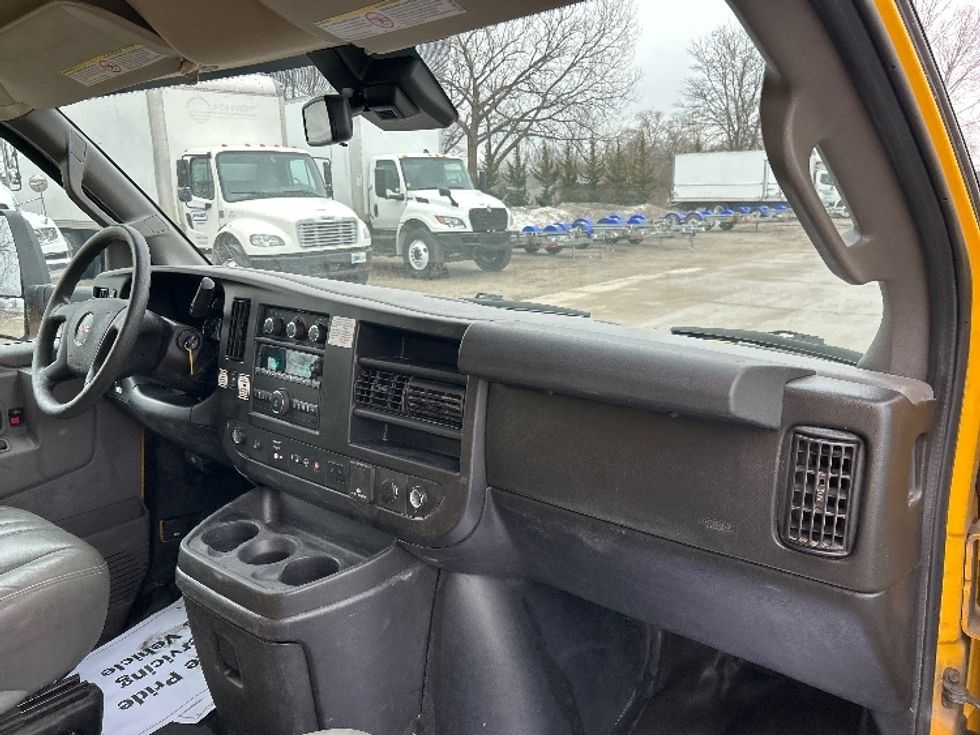 Light Duty Box Truck-Light and Medium Duty Trucks-GMC-2021-Savana G33903-Des Moines-IA-94,753\n\t\tmiles-$ 26,750 - Image 19