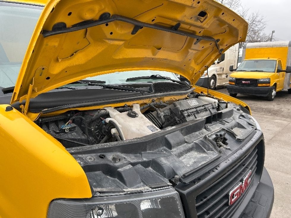 Light Duty Box Truck-Light and Medium Duty Trucks-GMC-2021-Savana G33903-Des Moines-IA-94,753\n\t\tmiles-$ 26,750 - Image 21