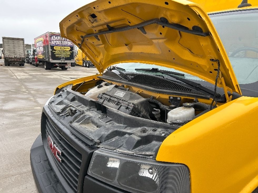 Light Duty Box Truck-Light and Medium Duty Trucks-GMC-2021-Savana G33903-Des Moines-IA-94,753\n\t\tmiles-$ 26,750 - Image 22