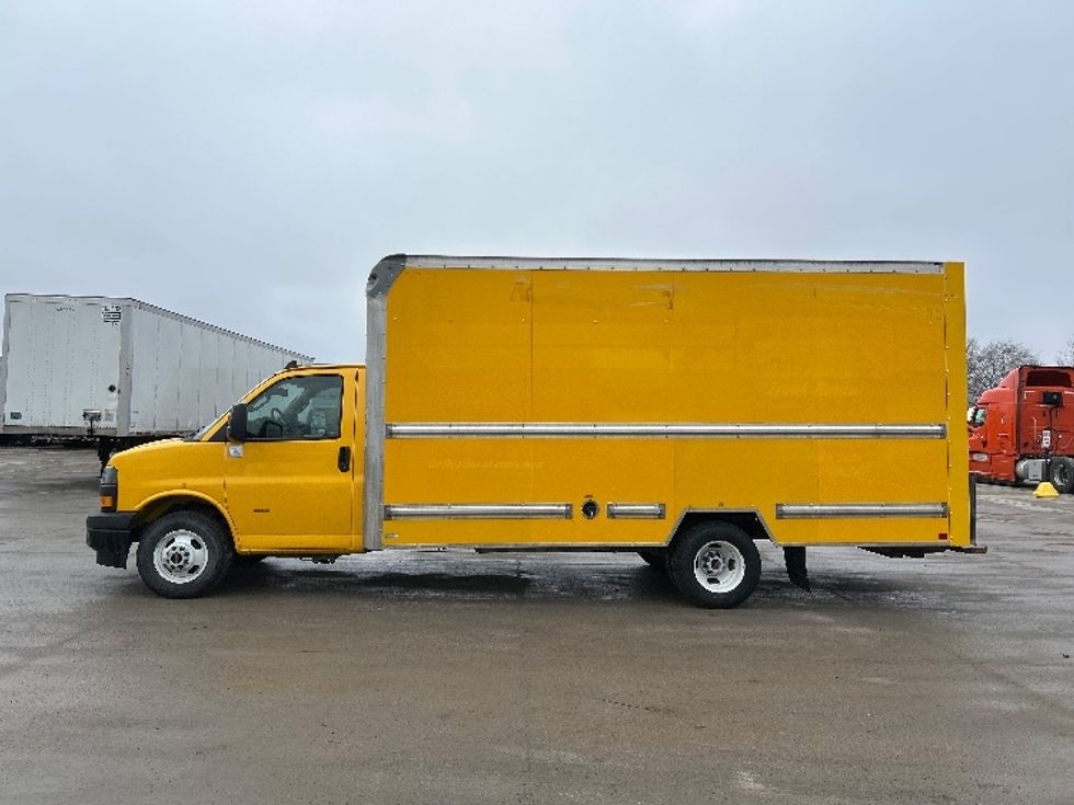 Light Duty Box Truck-Light and Medium Duty Trucks-GMC-2021-Savana G33903-Des Moines-IA-94,753\n\t\tmiles-$ 26,750 - Image 4
