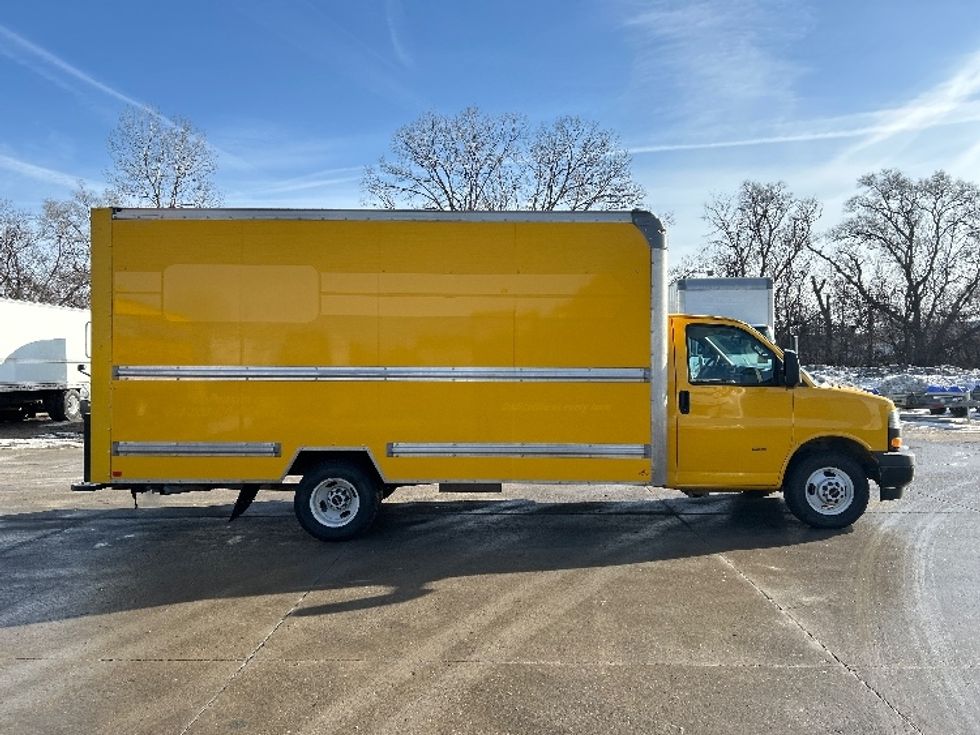 Light Duty Box Truck-Light and Medium Duty Trucks-GMC-2021-Savana G33903-Des Moines-IA-95,924\n\t\tmiles-$ 26,750 - Image 12