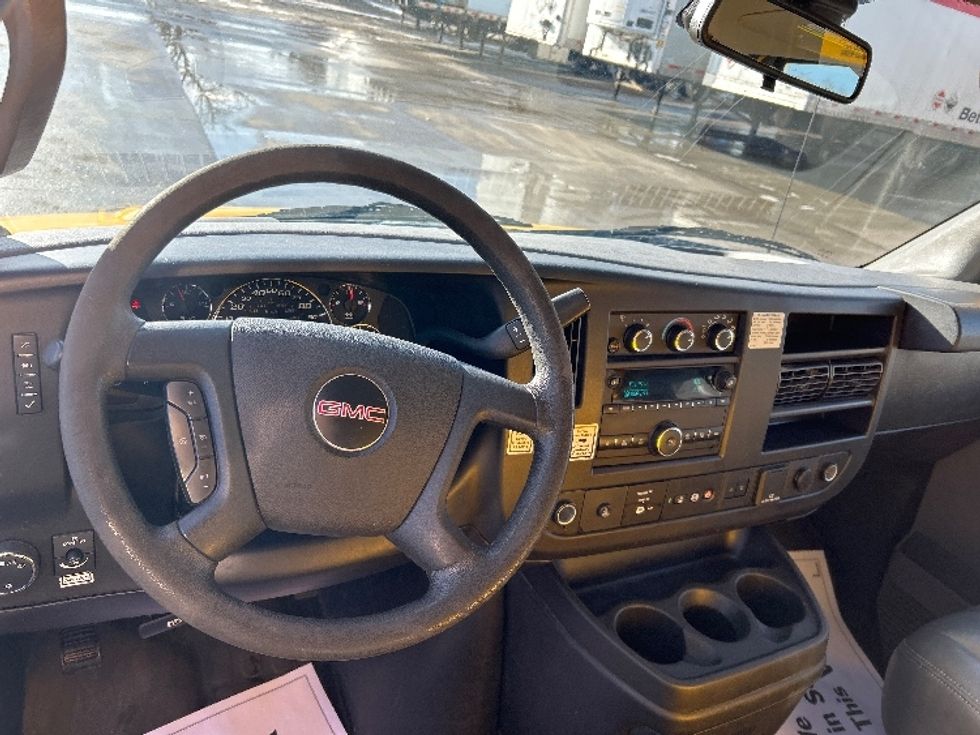 Light Duty Box Truck-Light and Medium Duty Trucks-GMC-2021-Savana G33903-Des Moines-IA-95,924\n\t\tmiles-$ 26,750 - Image 15