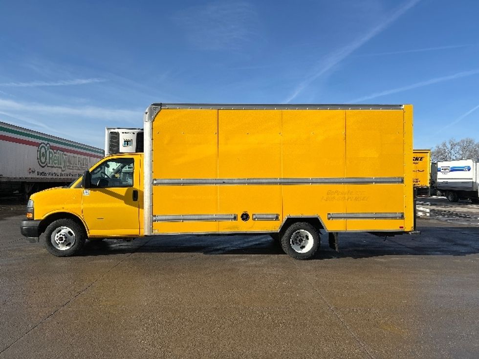 Light Duty Box Truck-Light and Medium Duty Trucks-GMC-2021-Savana G33903-Des Moines-IA-95,924\n\t\tmiles-$ 26,750 - Image 4