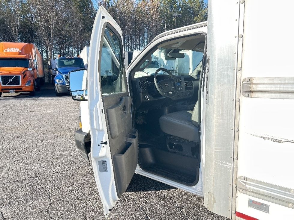 Light Duty Box Truck-Light and Medium Duty Trucks-GMC-2021-Savana G33903-Duluth-GA-100,270\n\t\tmiles-$ 30,750 - Image 16