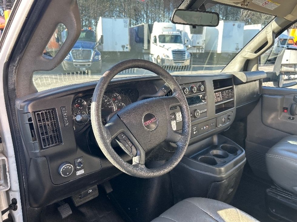 Light Duty Box Truck-Light and Medium Duty Trucks-GMC-2021-Savana G33903-Duluth-GA-100,270\n\t\tmiles-$ 30,750 - Image 17