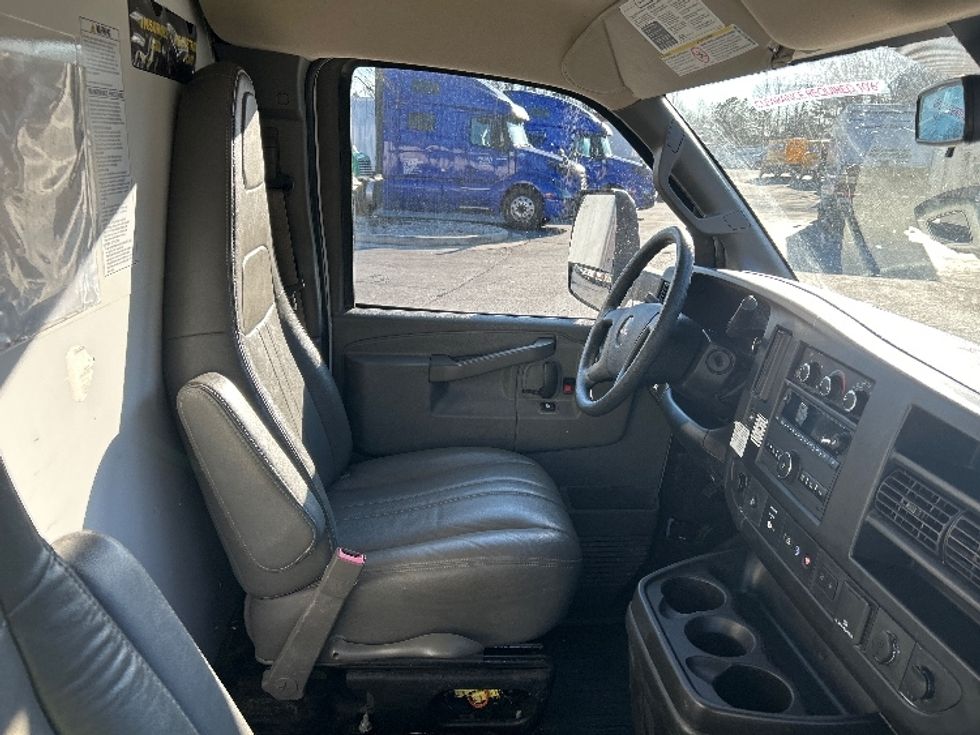 Light Duty Box Truck-Light and Medium Duty Trucks-GMC-2021-Savana G33903-Duluth-GA-100,270\n\t\tmiles-$ 30,750 - Image 22