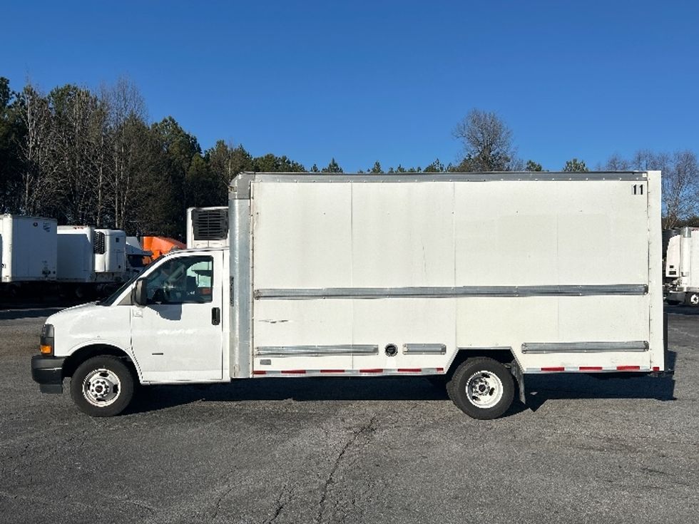Light Duty Box Truck-Light and Medium Duty Trucks-GMC-2021-Savana G33903-Duluth-GA-100,270\n\t\tmiles-$ 30,750 - Image 4