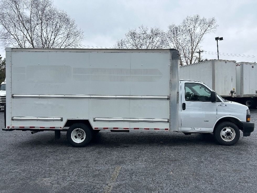 Light Duty Box Truck-Light and Medium Duty Trucks-GMC-2021-Savana G33903-Duluth-GA-100,857\n\t\tmiles-$ 30,750 - Image 15