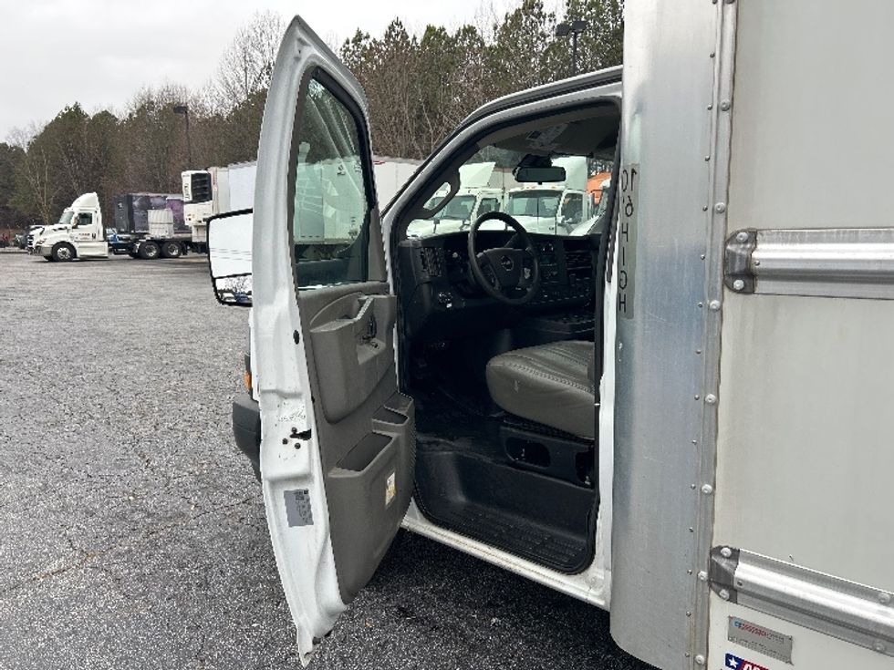 Light Duty Box Truck-Light and Medium Duty Trucks-GMC-2021-Savana G33903-Duluth-GA-100,857\n\t\tmiles-$ 30,750 - Image 16
