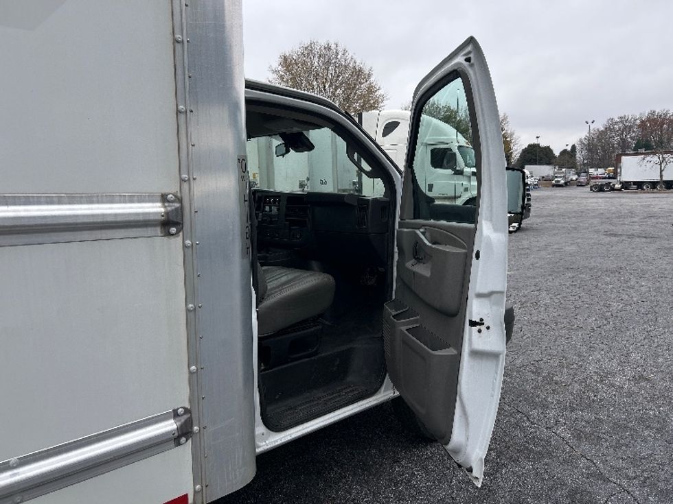 Light Duty Box Truck-Light and Medium Duty Trucks-GMC-2021-Savana G33903-Duluth-GA-100,857\n\t\tmiles-$ 30,750 - Image 20