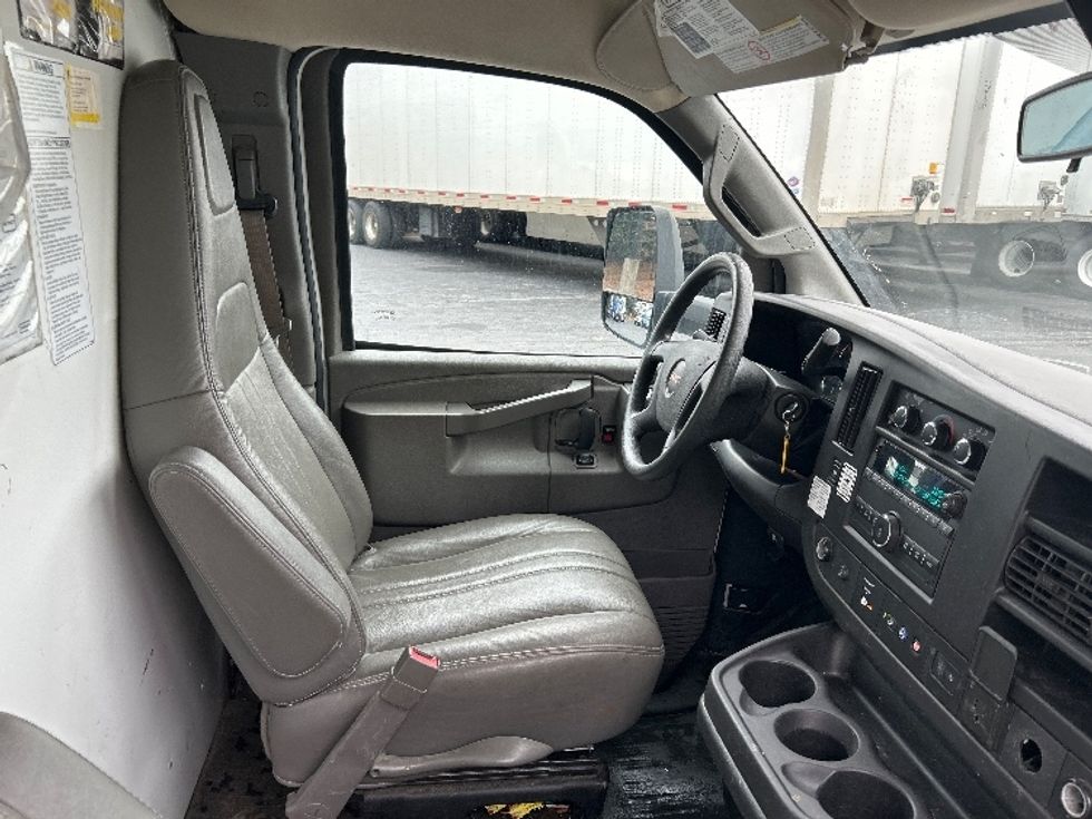 Light Duty Box Truck-Light and Medium Duty Trucks-GMC-2021-Savana G33903-Duluth-GA-100,857\n\t\tmiles-$ 30,750 - Image 22