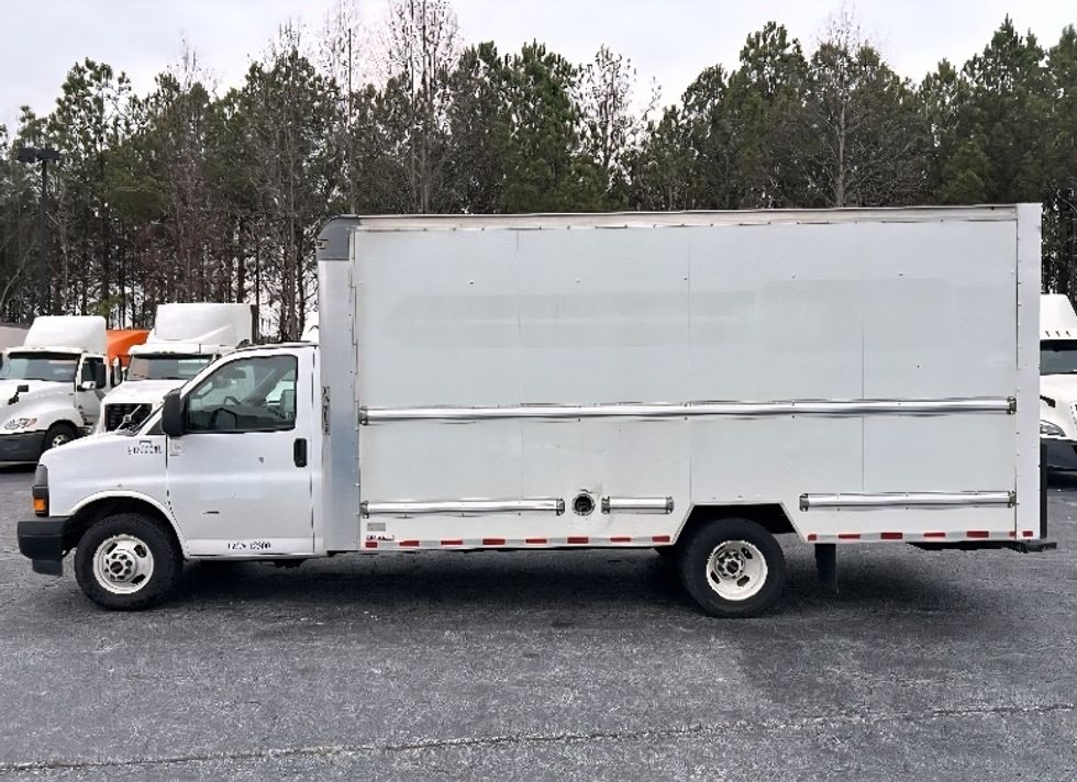 Light Duty Box Truck-Light and Medium Duty Trucks-GMC-2021-Savana G33903-Duluth-GA-100,857\n\t\tmiles-$ 30,750 - Image 4
