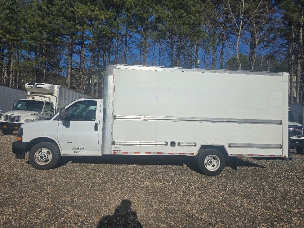 Light Duty Box Truck-Light and Medium Duty Trucks-GMC-2021-Savana G33903-Duluth-GA-105,419\n\t\tmiles-$ 30,000 - Image 4
