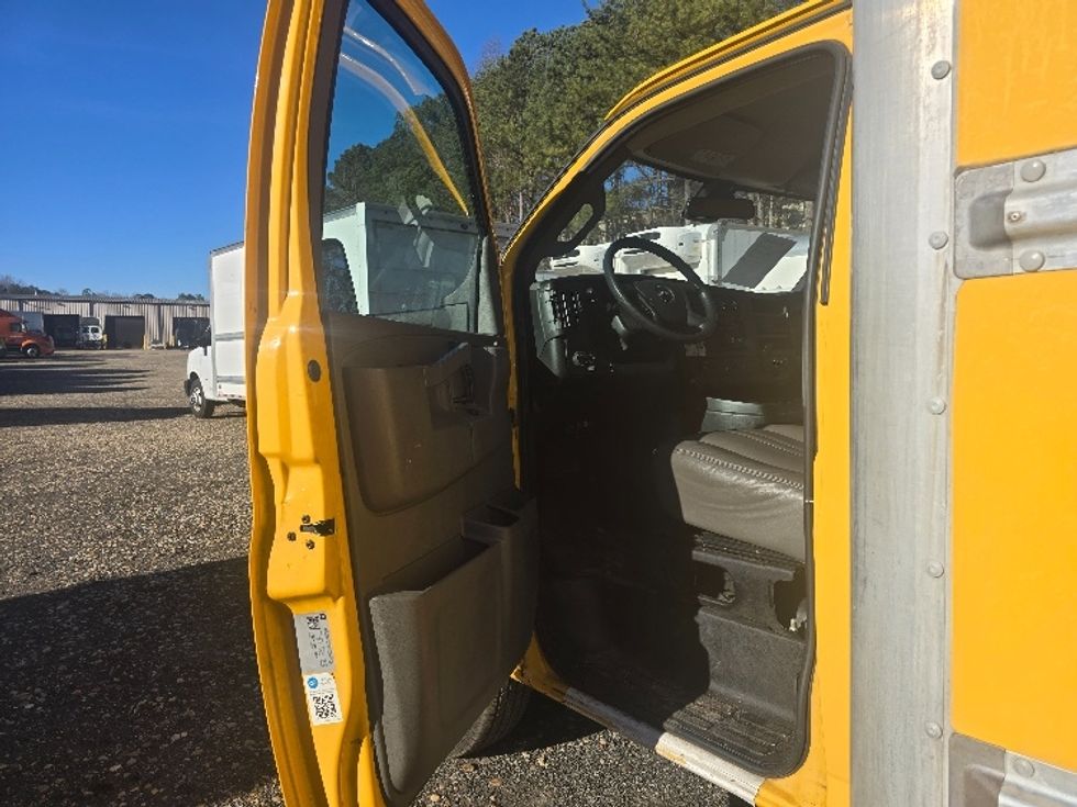 Light Duty Box Truck-Light and Medium Duty Trucks-GMC-2021-Savana G33903-Duluth-GA-107,860\n\t\tmiles-$ 26,750 - Image 15