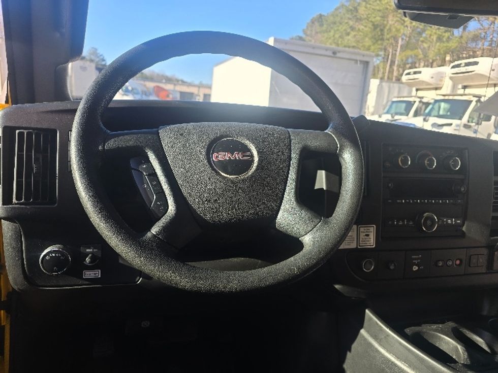 Light Duty Box Truck-Light and Medium Duty Trucks-GMC-2021-Savana G33903-Duluth-GA-107,860\n\t\tmiles-$ 26,750 - Image 17