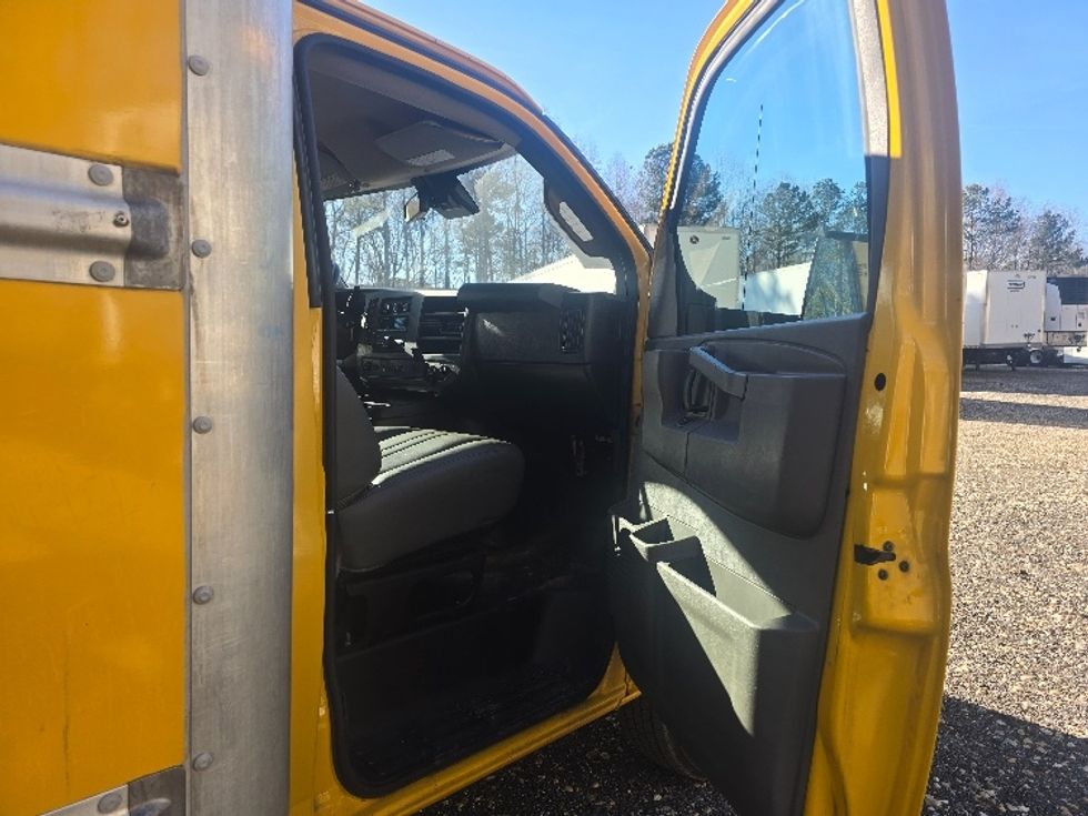 Light Duty Box Truck-Light and Medium Duty Trucks-GMC-2021-Savana G33903-Duluth-GA-107,860\n\t\tmiles-$ 26,750 - Image 19