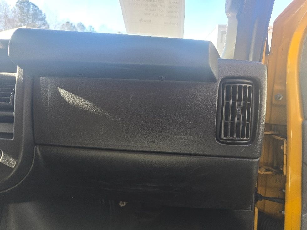 Light Duty Box Truck-Light and Medium Duty Trucks-GMC-2021-Savana G33903-Duluth-GA-107,860\n\t\tmiles-$ 26,750 - Image 20