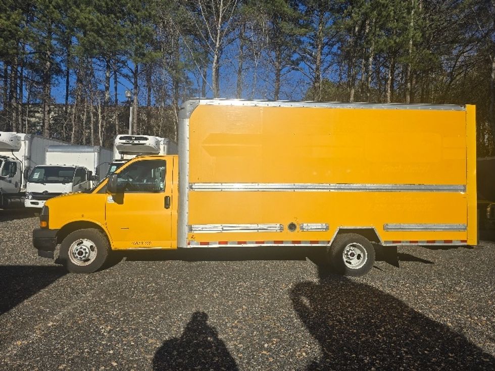 Light Duty Box Truck-Light and Medium Duty Trucks-GMC-2021-Savana G33903-Duluth-GA-107,860\n\t\tmiles-$ 26,750 - Image 4