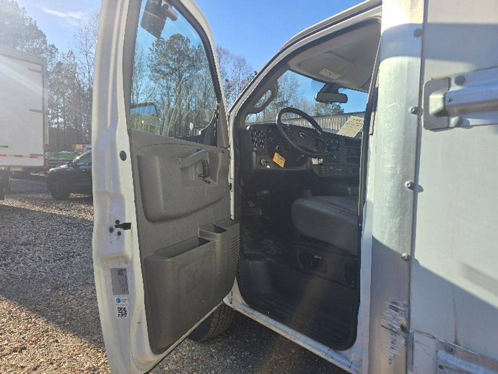 Light Duty Box Truck-Light and Medium Duty Trucks-GMC-2021-Savana G33903-Duluth-GA-109,510\n\t\tmiles-$ 29,500 - Image 15