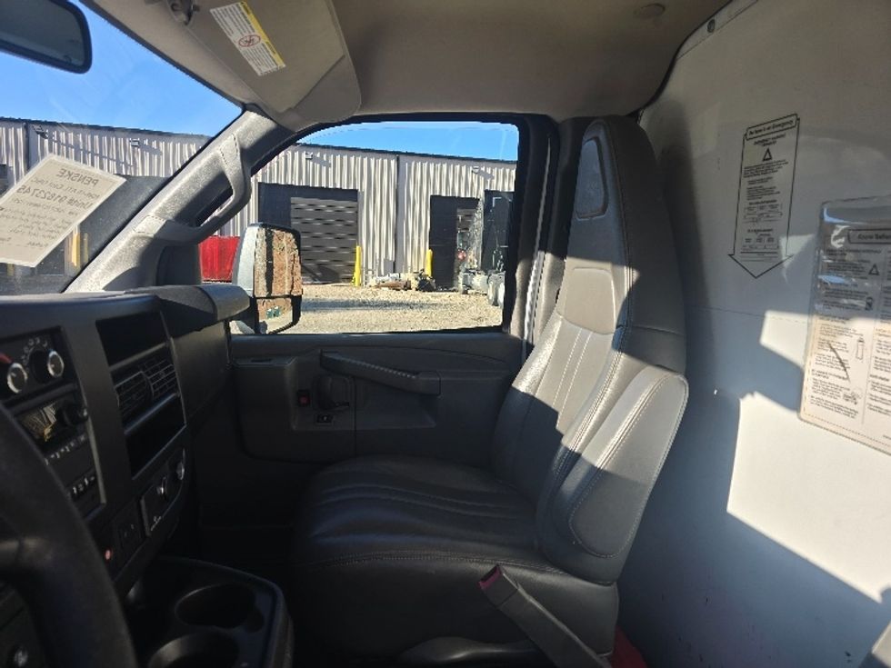 Light Duty Box Truck-Light and Medium Duty Trucks-GMC-2021-Savana G33903-Duluth-GA-109,510\n\t\tmiles-$ 29,500 - Image 18