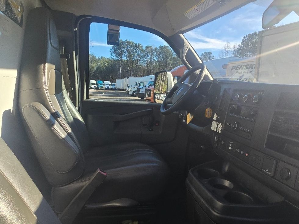 Light Duty Box Truck-Light and Medium Duty Trucks-GMC-2021-Savana G33903-Duluth-GA-109,510\n\t\tmiles-$ 29,500 - Image 21