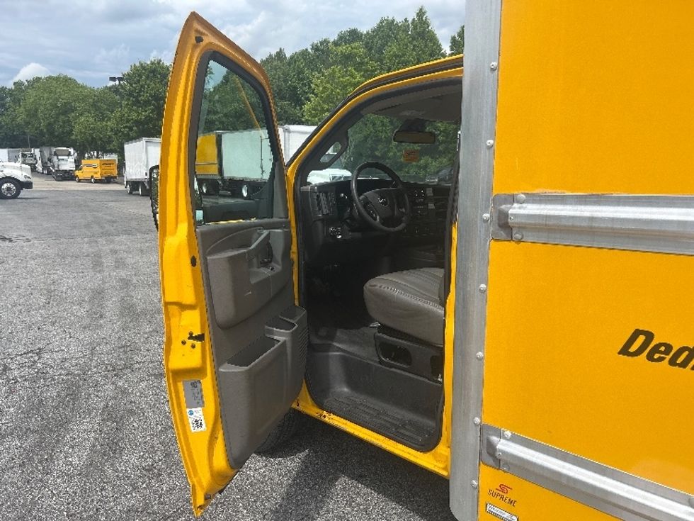 Light Duty Box Truck-Light and Medium Duty Trucks-GMC-2021-Savana G33903-Duluth-GA-116,818\n\t\tmiles-$ 25,000 - Image 16