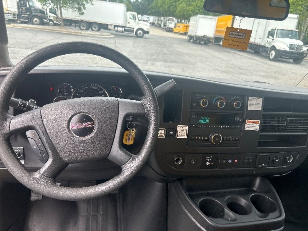 Light Duty Box Truck-Light and Medium Duty Trucks-GMC-2021-Savana G33903-Duluth-GA-116,818\n\t\tmiles-$ 25,000 - Image 18