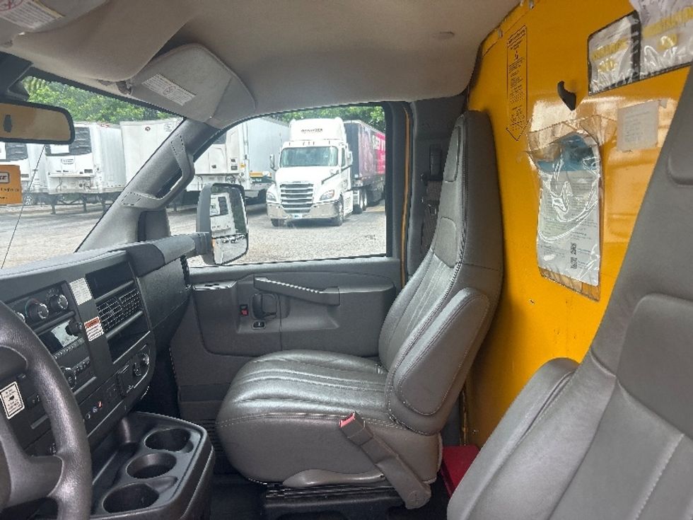 Light Duty Box Truck-Light and Medium Duty Trucks-GMC-2021-Savana G33903-Duluth-GA-116,818\n\t\tmiles-$ 25,000 - Image 19